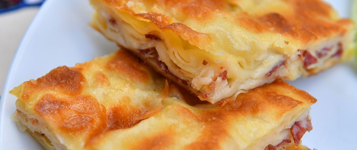 Pastırmalı Kaşarlı Su Böreği